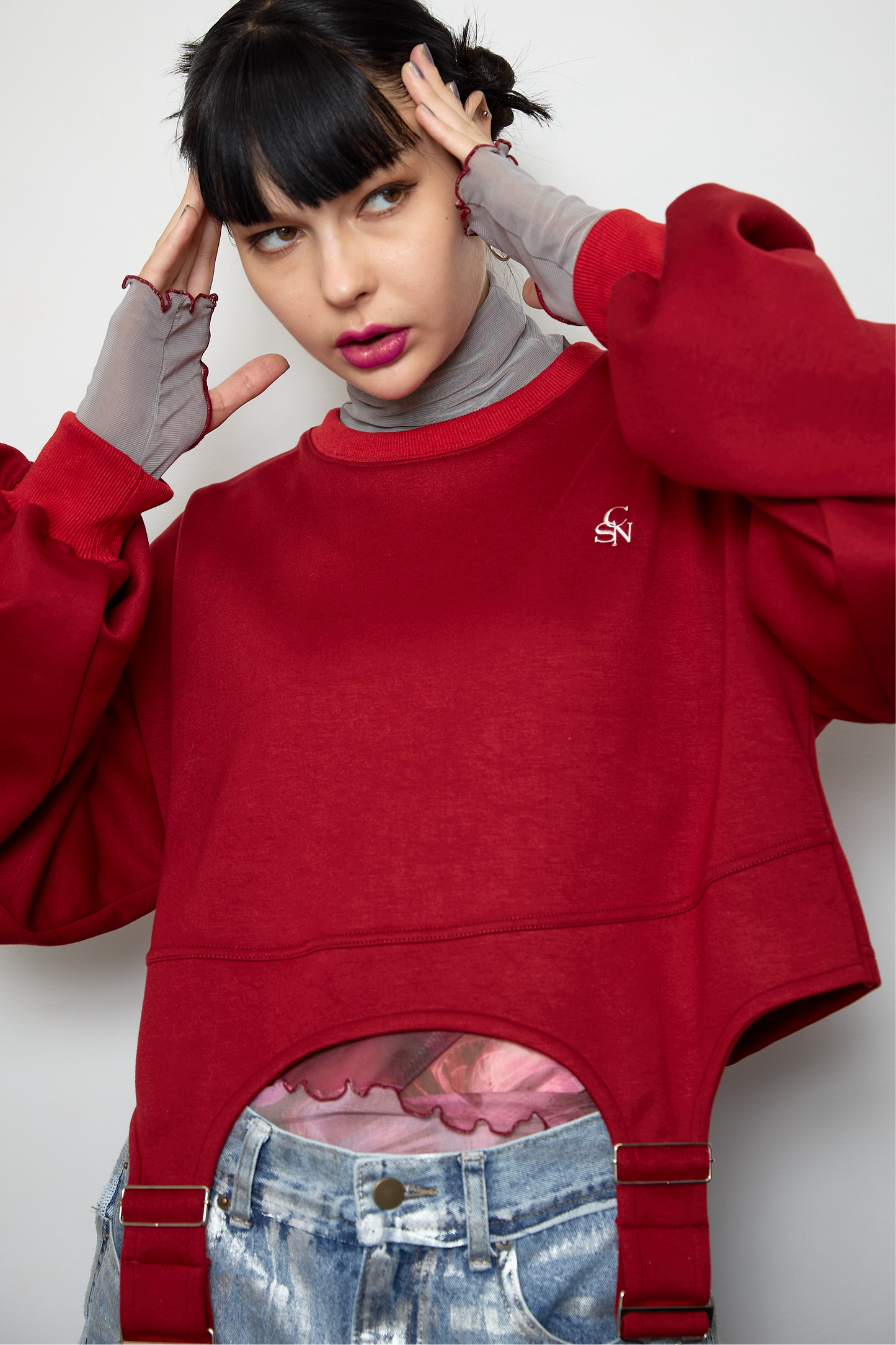 Irregular hem pullover