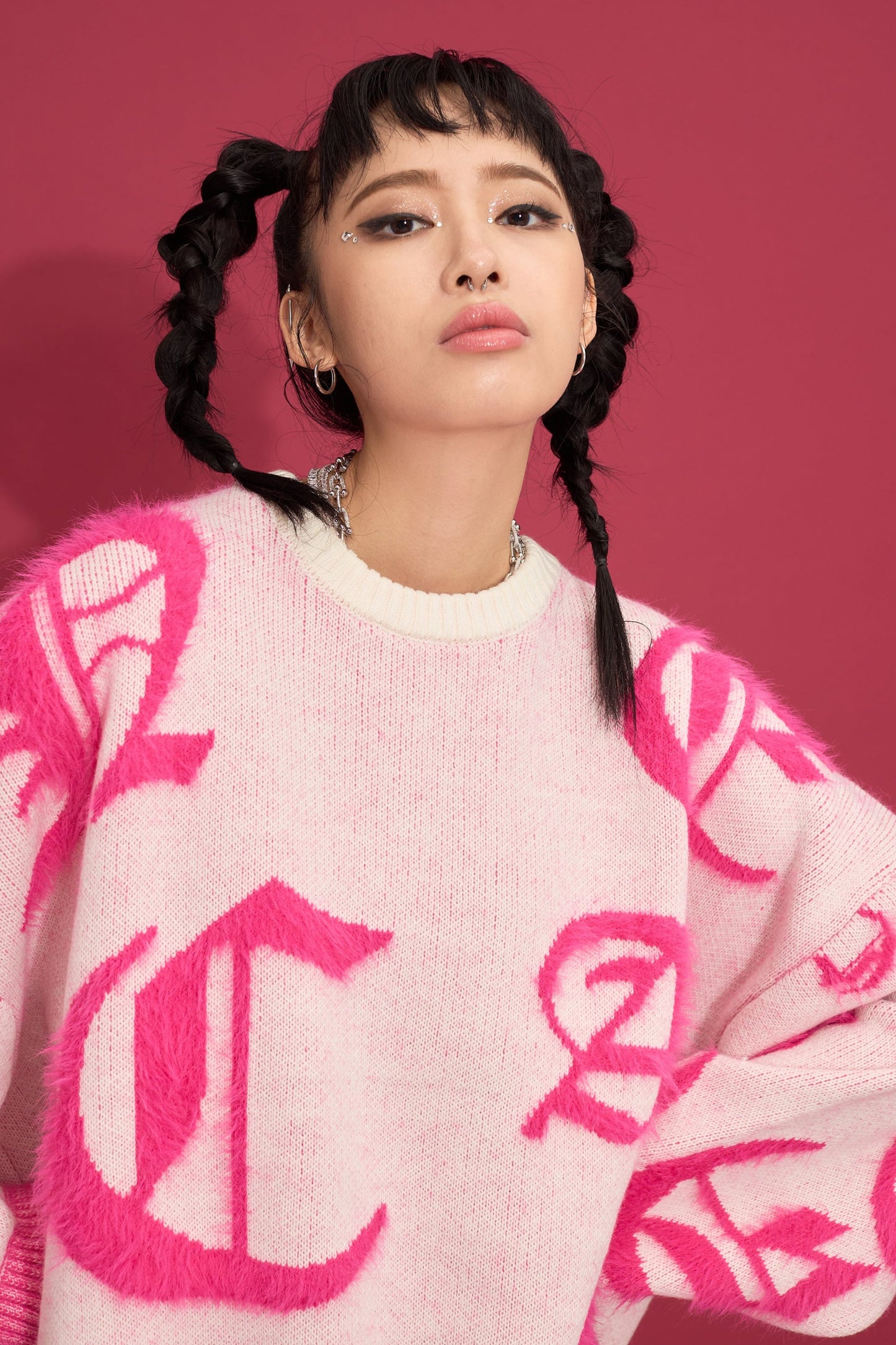 Random logo jacquard knit