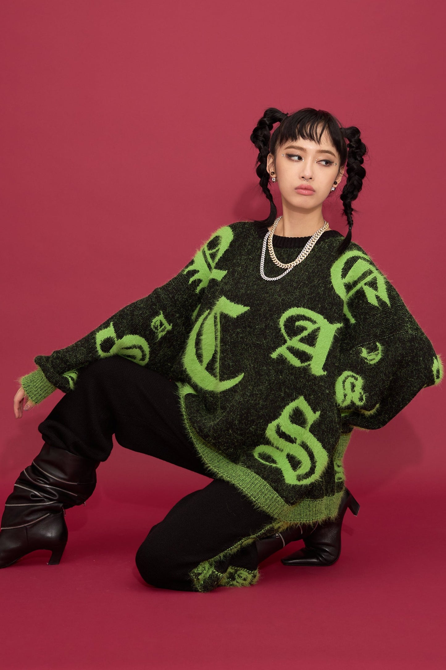 Random logo jacquard knit