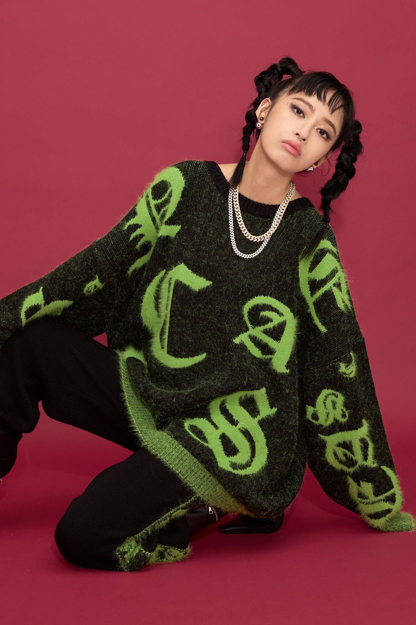 Random logo jacquard knit