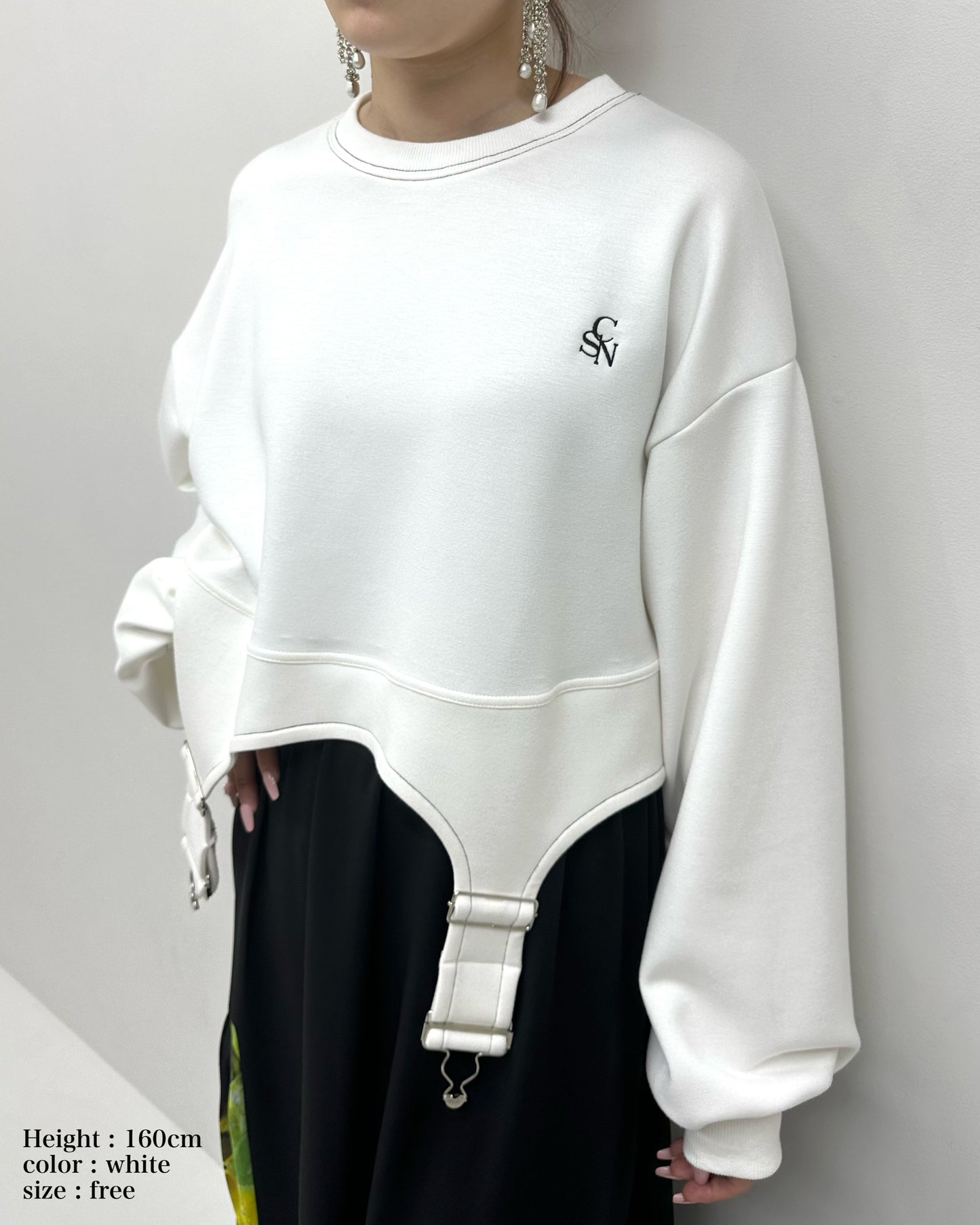Irregular hem pullover