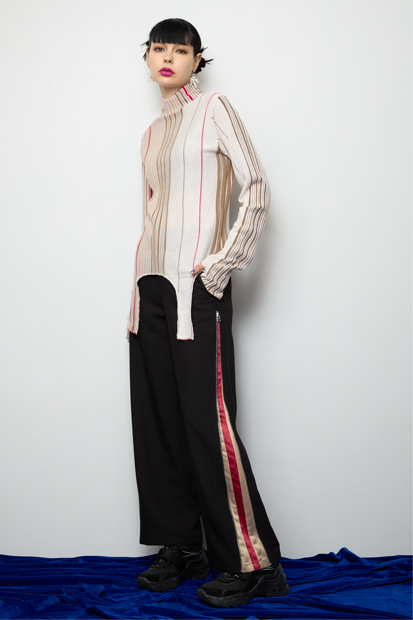 Side line color pants