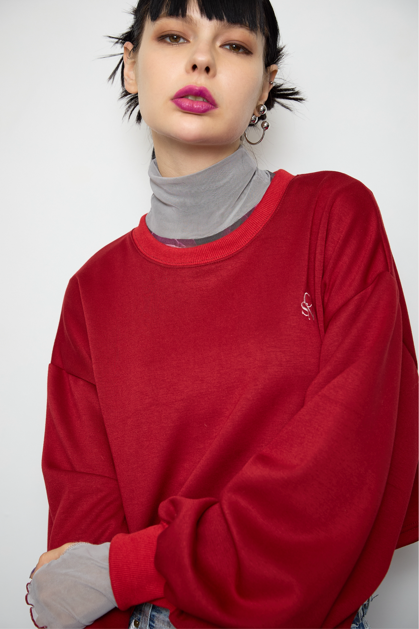 Irregular hem pullover