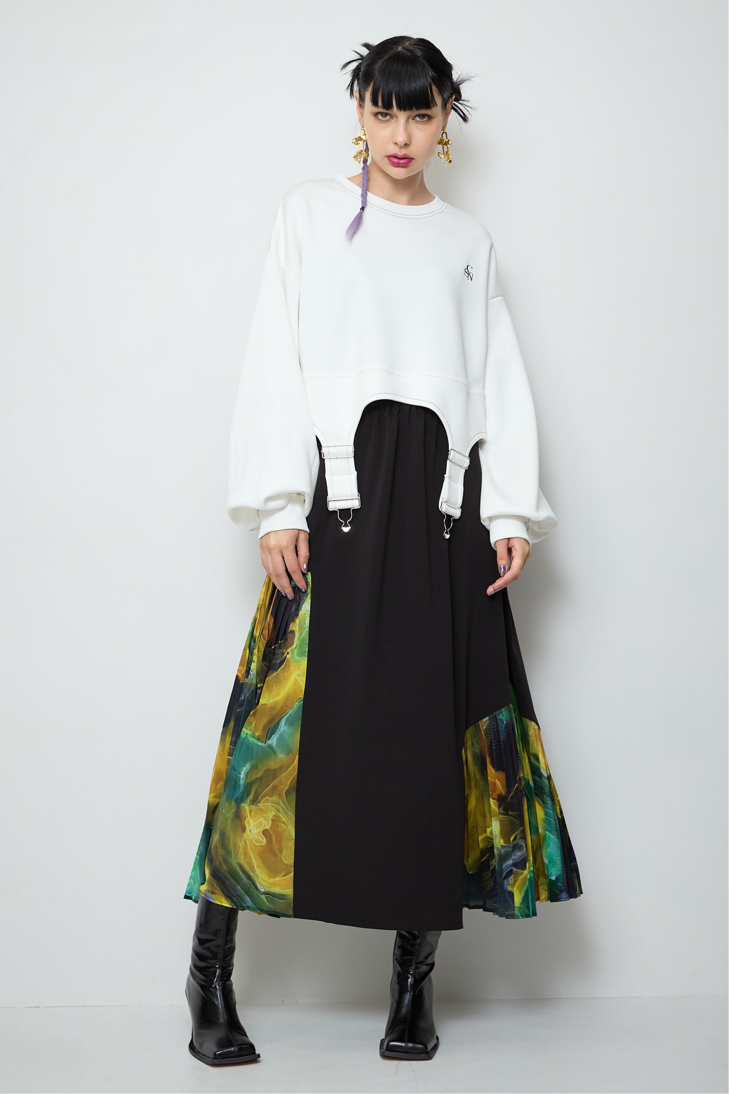 Irregular hem pullover