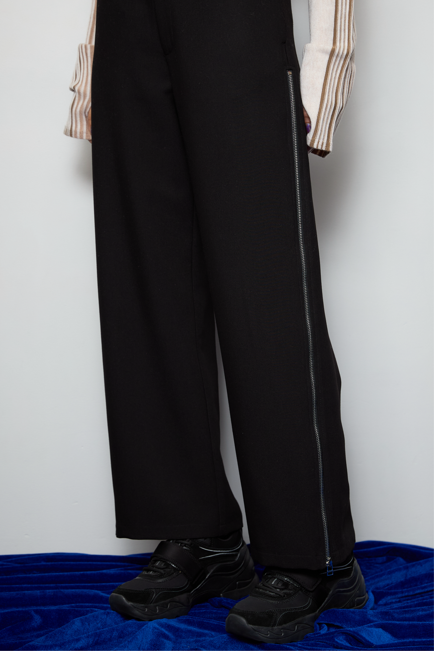 Side line color pants