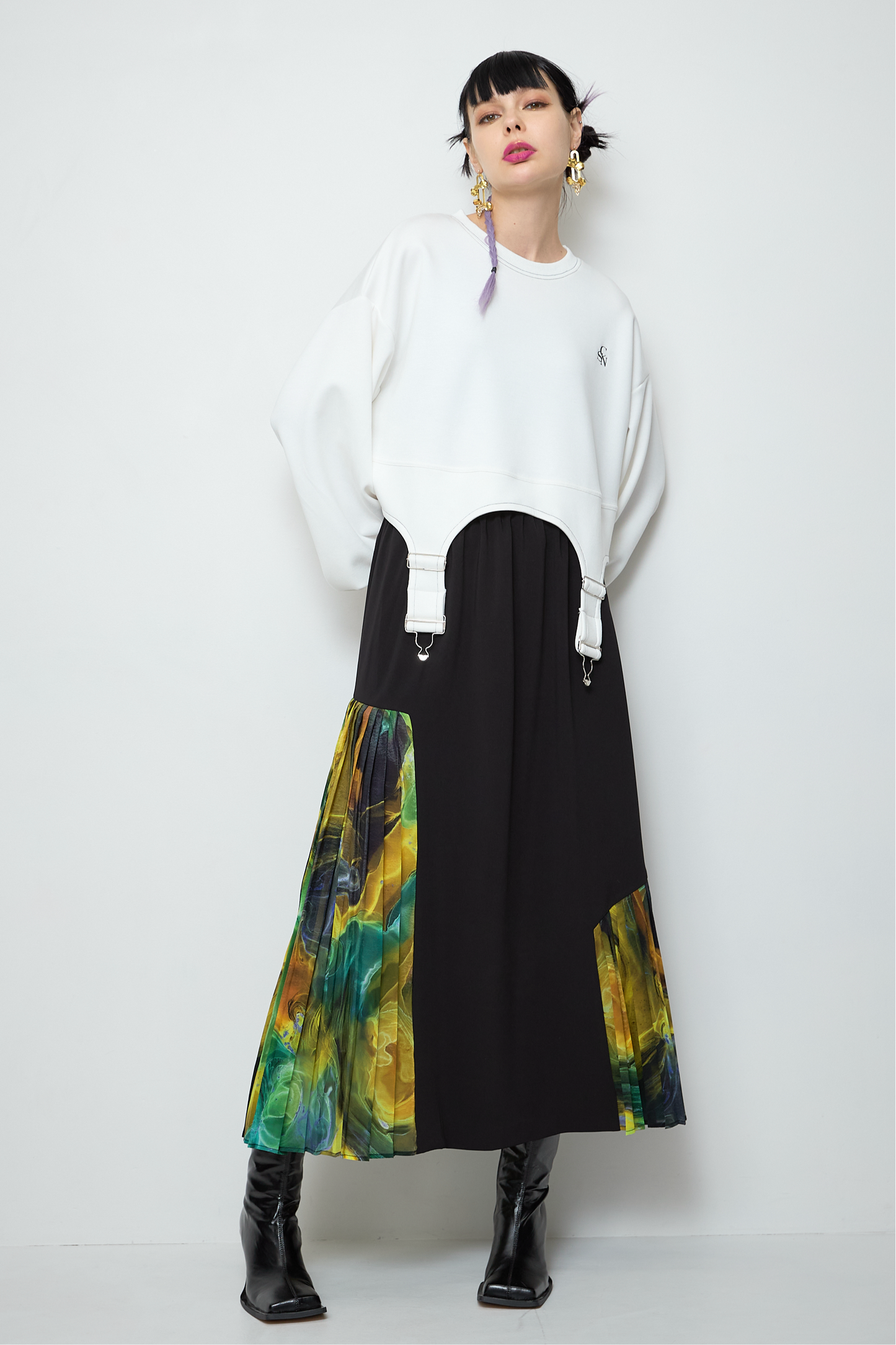 Irregular hem pullover