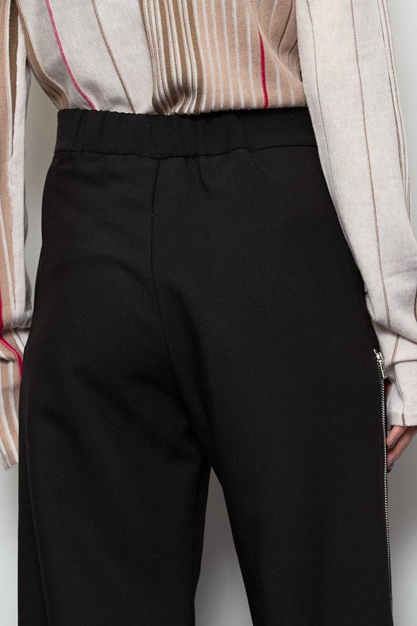 Side line color pants