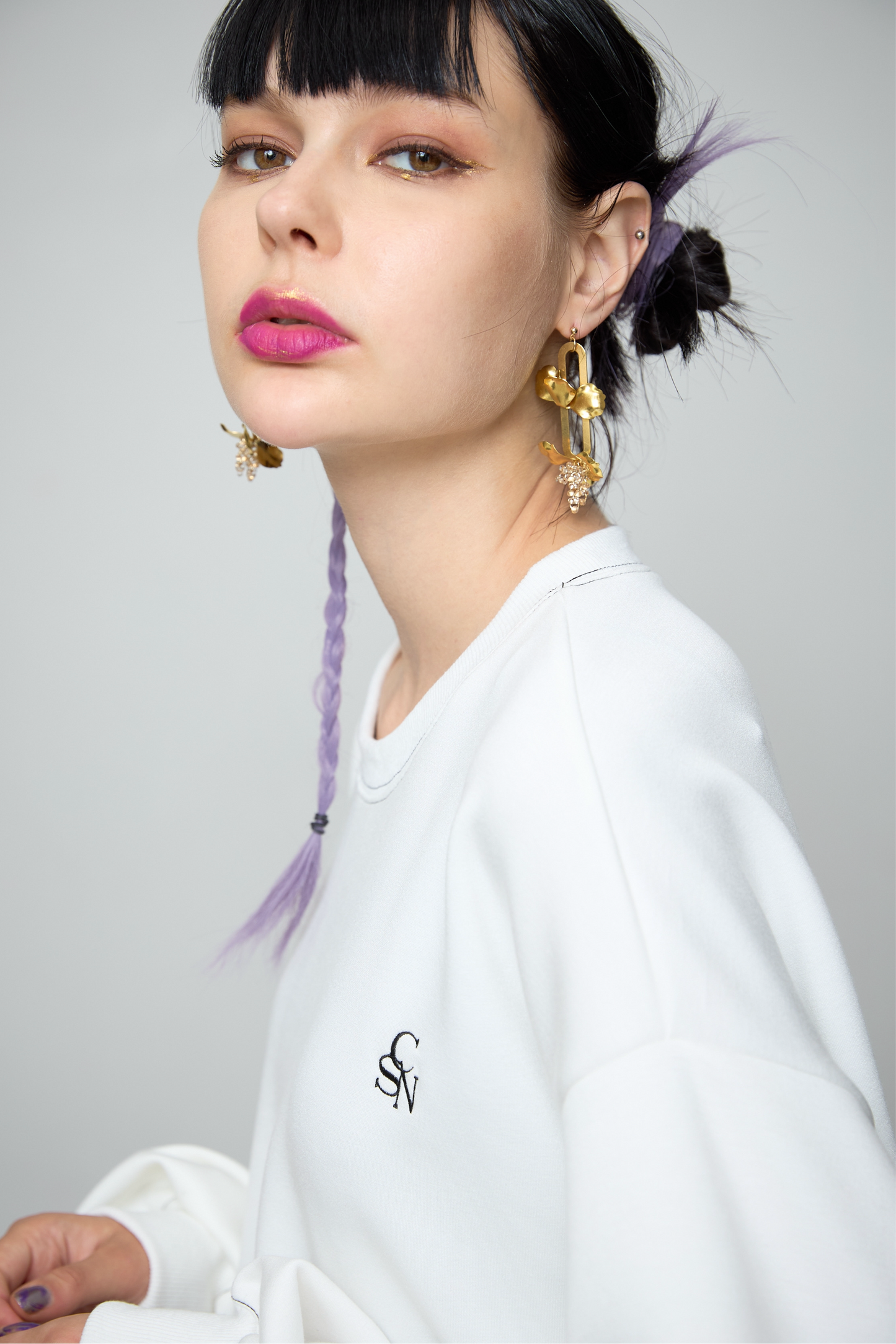 Irregular hem pullover