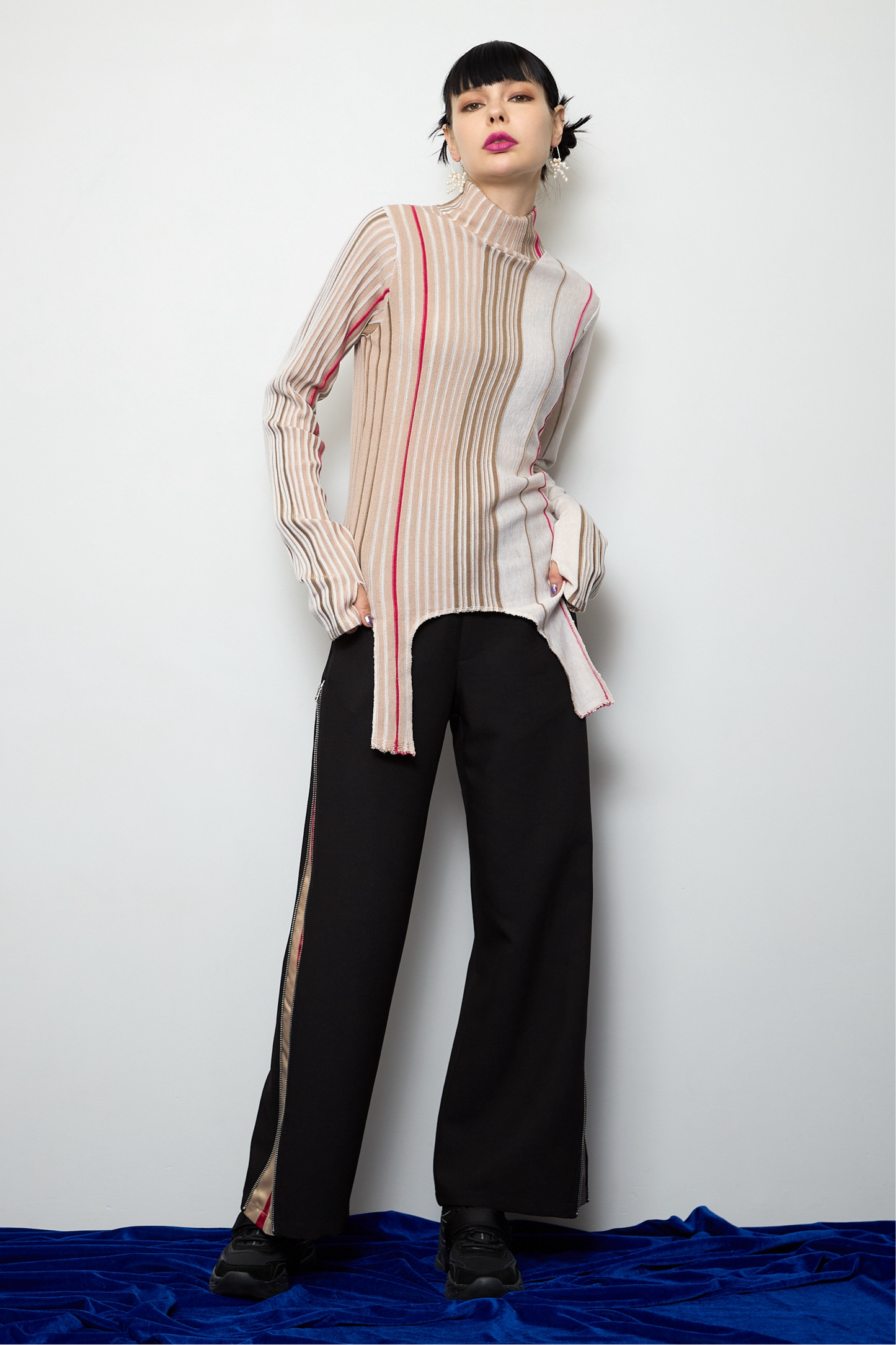 Side line color pants