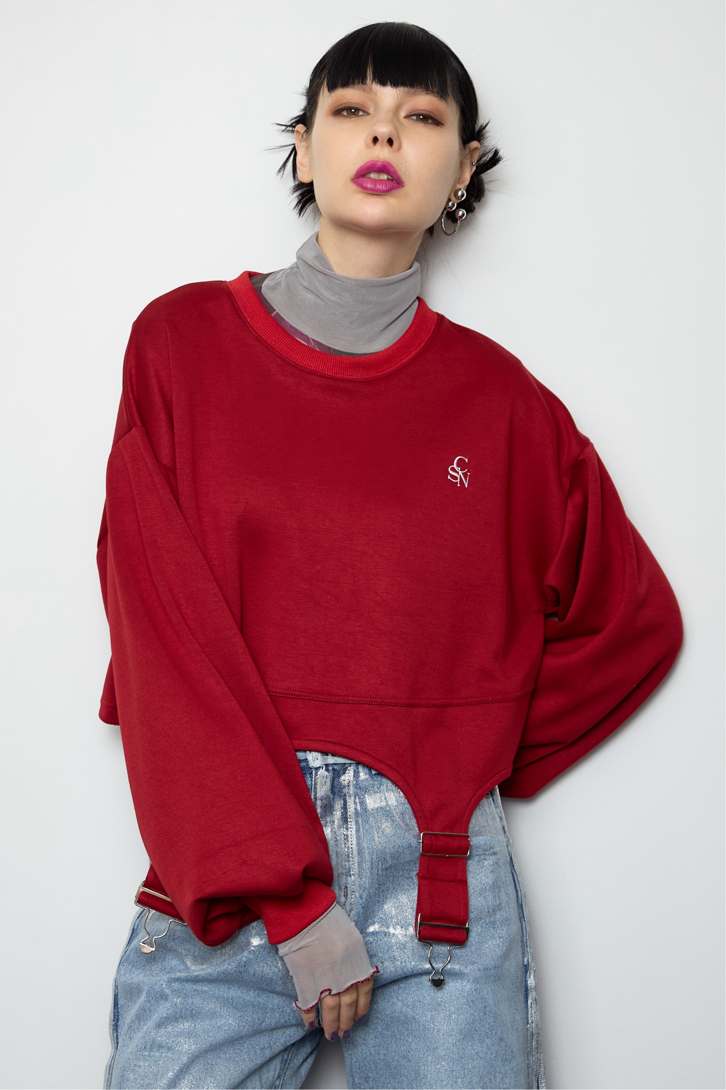 Irregular hem pullover