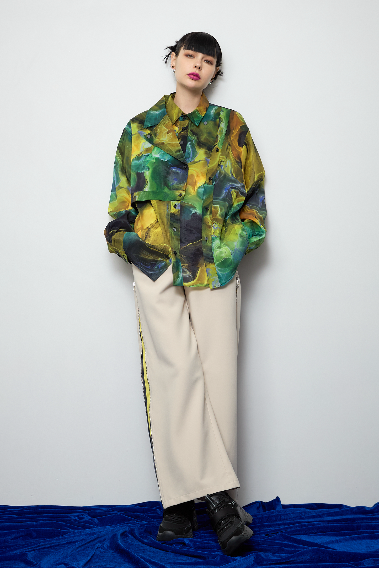 Side line color pants