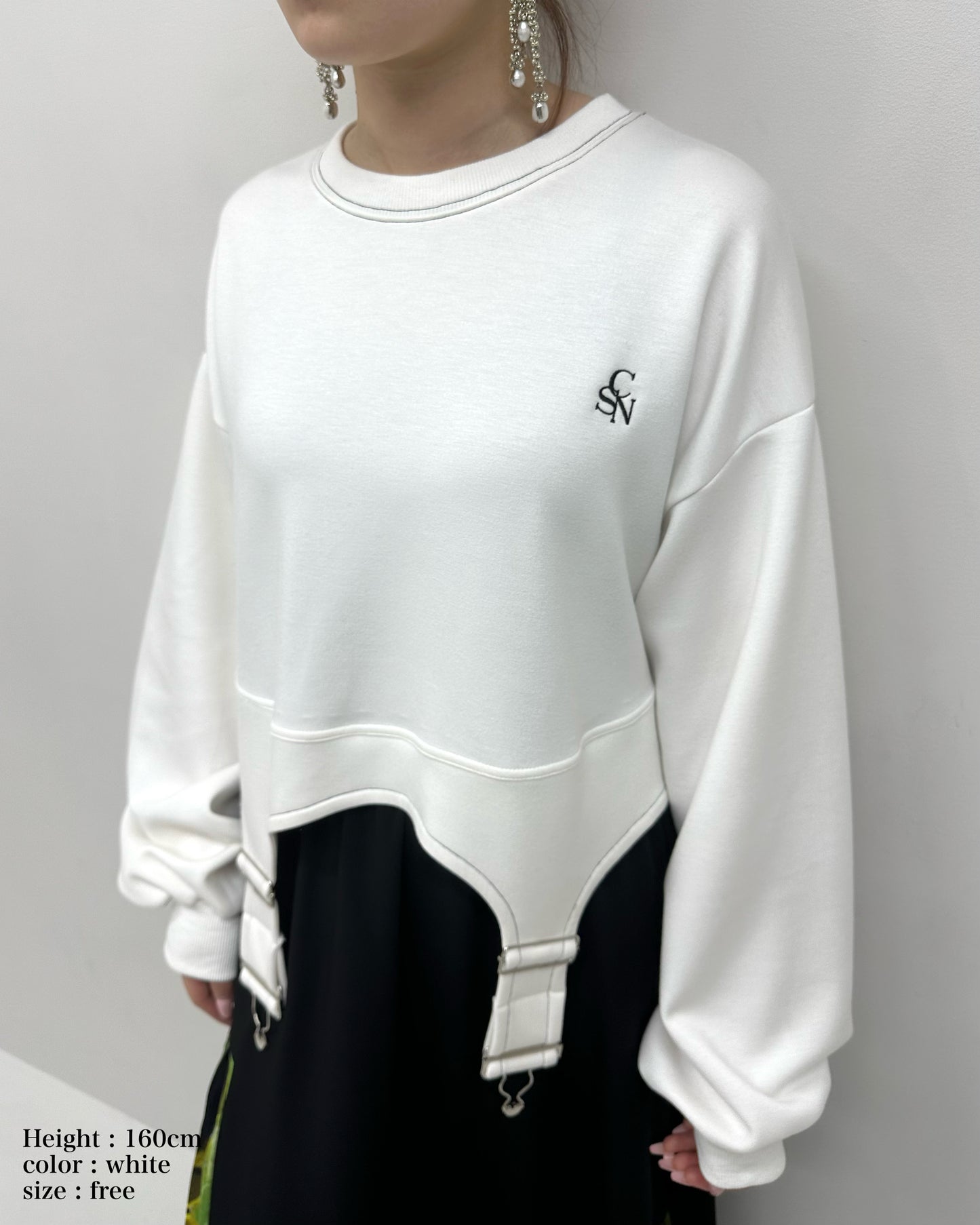 Irregular hem pullover