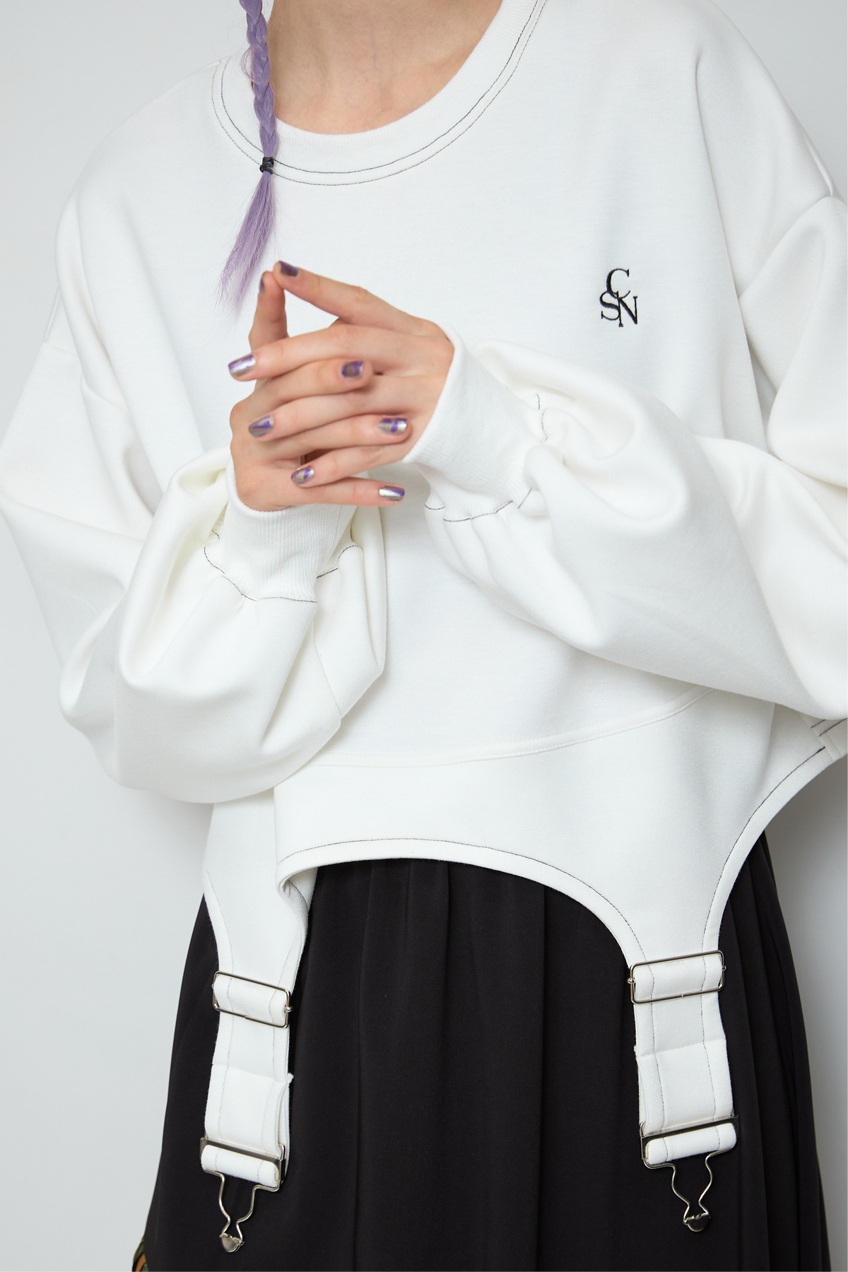 Irregular hem pullover