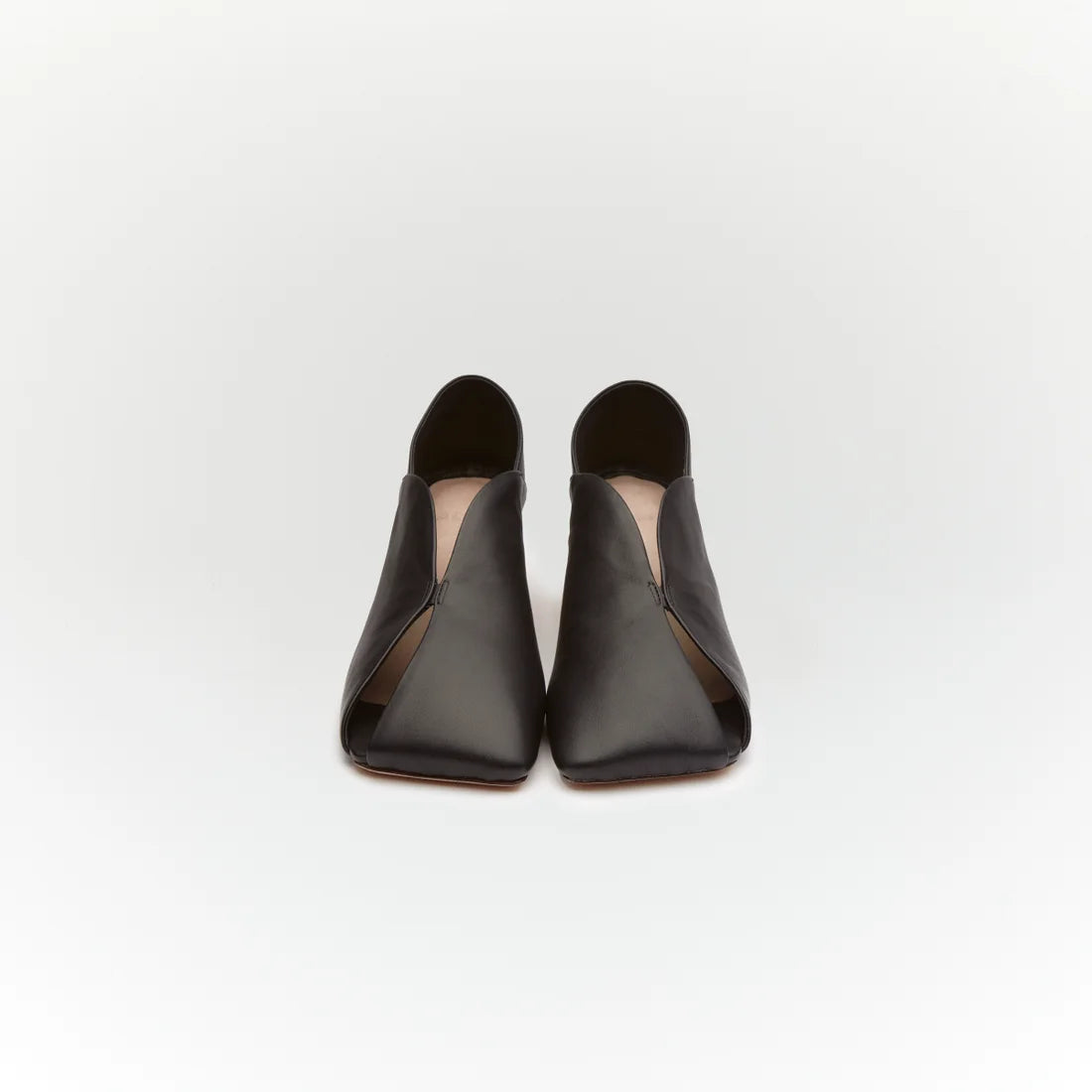 ERIN LETHER PUMPS【Black】