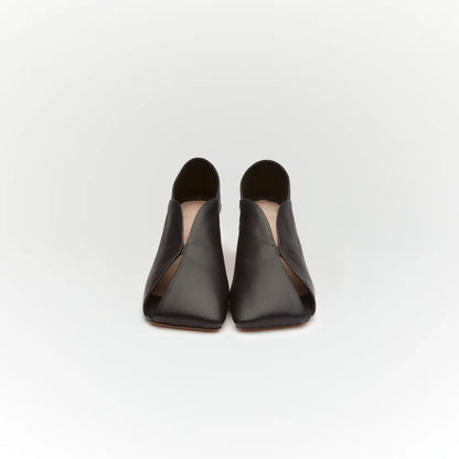 ERIN LETHER PUMPS【Black】