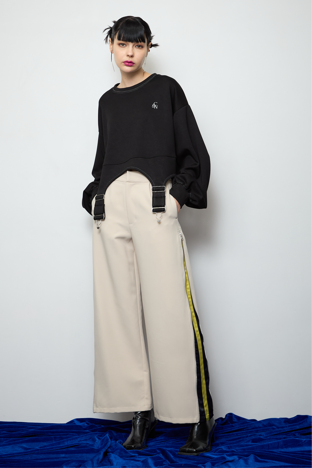 Side line color pants