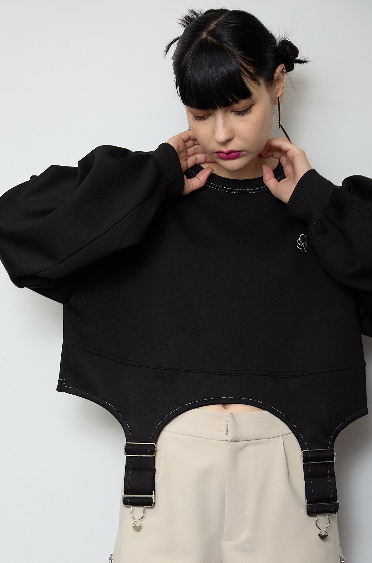 Irregular hem pullover